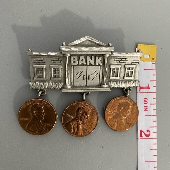 US Bank With Real Pennies Brooch Signed JJ - Picture 5 of 6